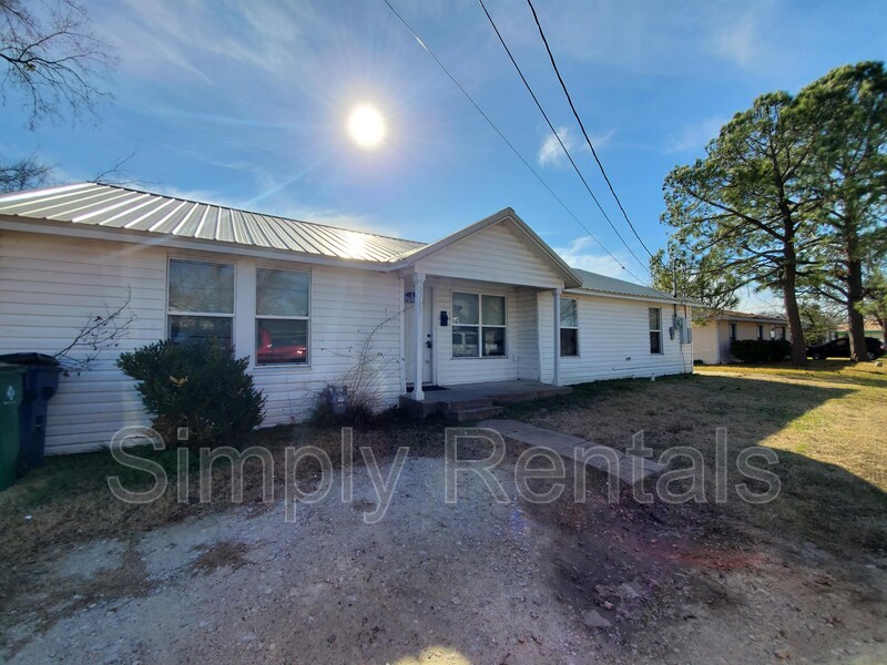 2107 Pollard St in Greenville, TX - Building Photo