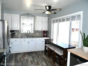 2881 Ellwood Ave in Berkley, MI - Building Photo - Building Photo