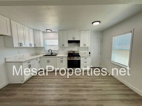 1595 W Cleveland St in San Bernardino, CA - Building Photo - Building Photo