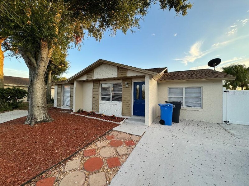 10204 Bellhurst Ct in Tampa, FL - Building Photo