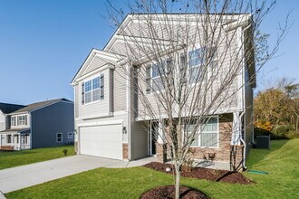 1231 Farm Branch Dr SW in Concord, NC - Foto de edificio - Building Photo