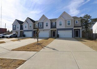 1854 Gabriel Ln in Sumter, SC - Building Photo - Building Photo