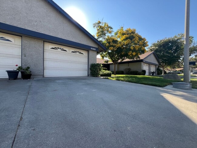 41009 Village 41 in Camarillo, CA - Building Photo - Building Photo