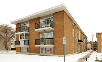 Oliver 1 Apartments in Edmonton, AB - Building Photo - Building Photo