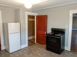 60 Pleasant St-Unit -2 in Waterville, ME - Building Photo - Building Photo