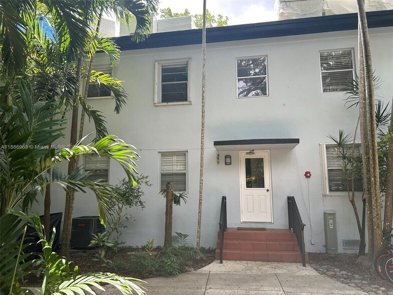 7865 SW 57th Ave, Unit 47C in South Miami, FL - Building Photo