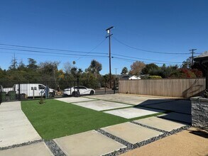 23400 Collins St in Los Angeles, CA - Building Photo - Building Photo