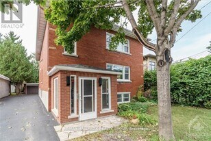 354 Tweedsmuir Ave in Ottawa, ON - Building Photo