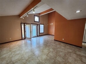 3186 Quincetree Ln in Decatur, GA - Foto de edificio - Building Photo