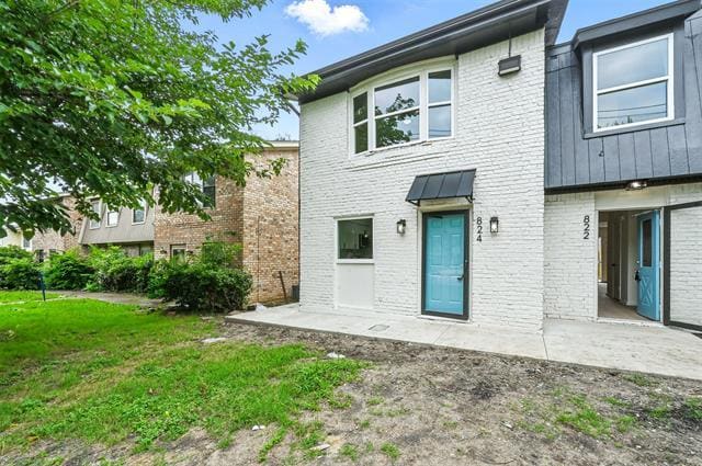 property at 818 Wildwood Ln