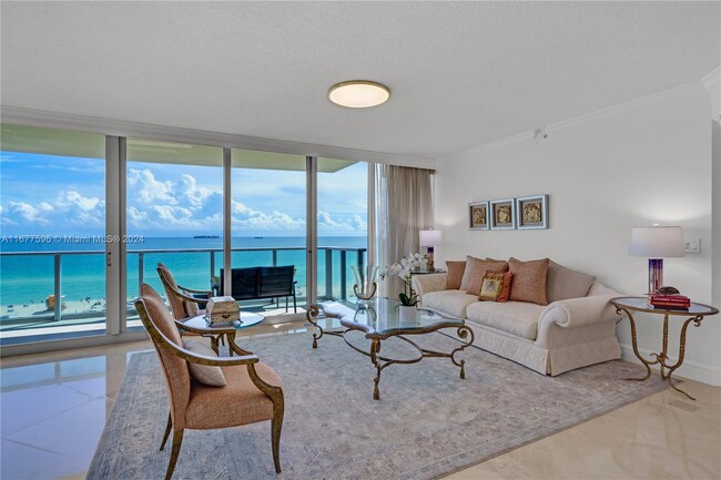 1455 Ocean Dr in Miami Beach, FL - Building Photo - Building Photo