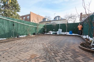 10222 62nd Rd in Forest Hills, NY - Building Photo