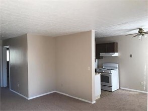 6210 Ridge Ave-Unit -17 in Cincinnati, OH - Building Photo - Building Photo