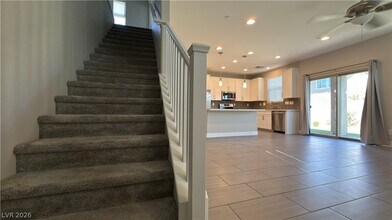 335 Cadence Vista Dr in Henderson, NV - Building Photo - Building Photo