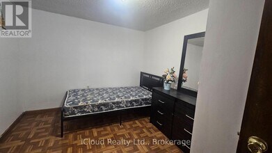 39 Frey Crescent in Toronto, ON - Building Photo - Building Photo