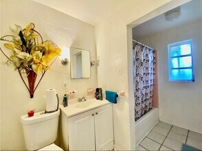 2217 Jackson St in Ft. Myers, FL - Building Photo - Building Photo