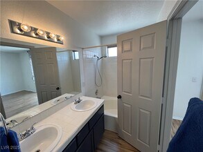 5101 Chambliss Dr in Las Vegas, NV - Building Photo - Building Photo