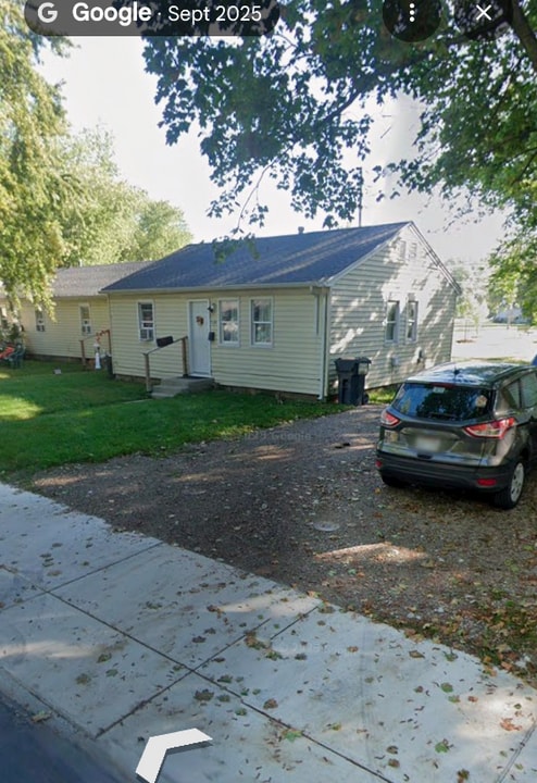 2102 W Forest Dr in Sandusky, OH - Building Photo