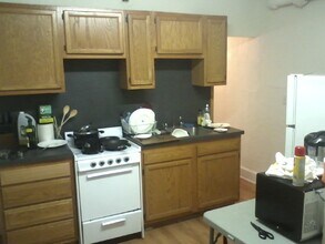 2035 Commonwealth Ave, Unit 8 in Boston, MA - Building Photo - Building Photo