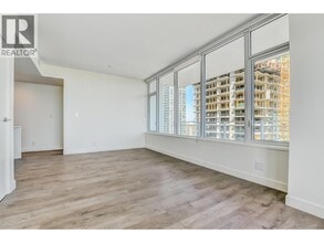 5051 Imperial St in Burnaby, BC - Building Photo - Building Photo