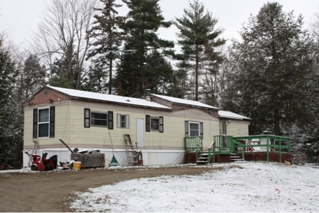 Roundstone Mobile Home Park in Mount Vernon, ME - Foto de edificio - Building Photo