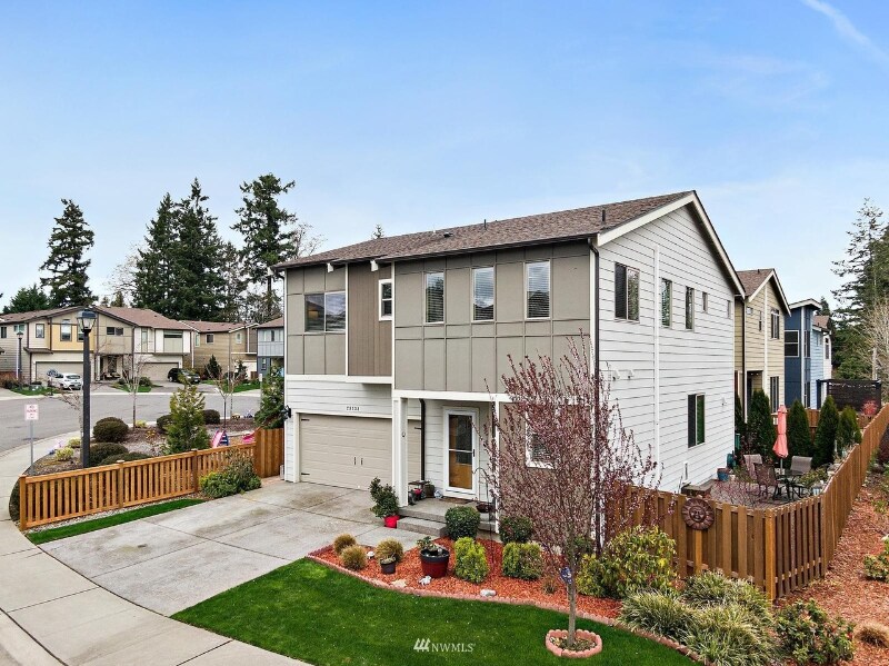 28238 226th Pl SE in Maple Valley, WA - Building Photo