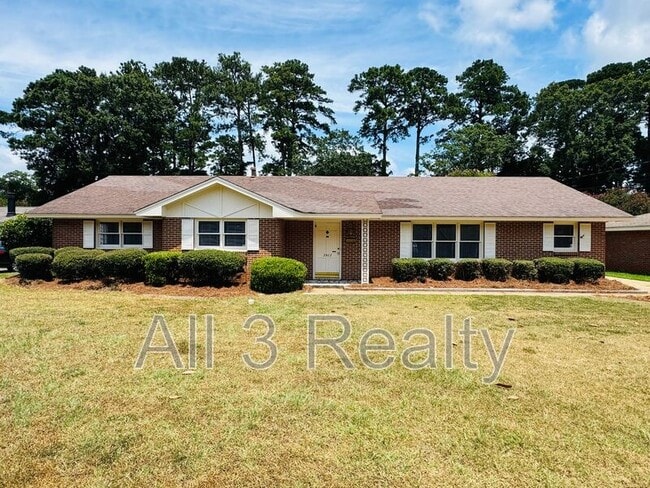 property at 3913 Dalraida Pl