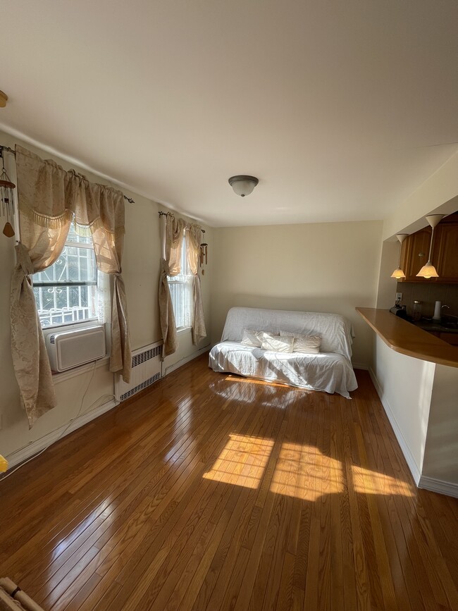 5031 46th St, Unit 2 Bedrooms Apartment in Woodside, NY - Building Photo - Building Photo