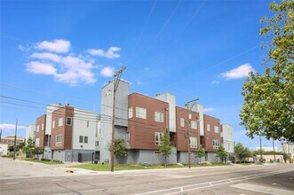 1505 S Akard St in Dallas, TX - Building Photo - Building Photo