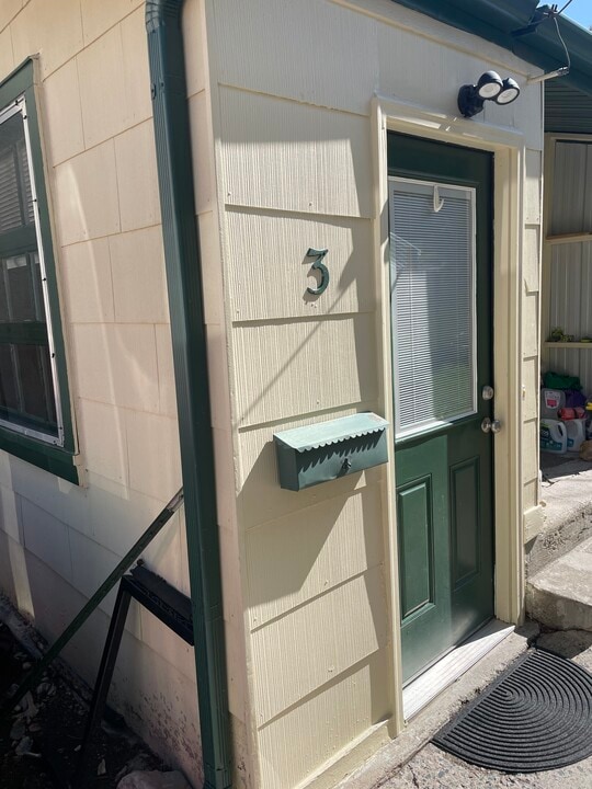 523 Breckenridge St, Unit # 3 basement in Helena, MT - Building Photo