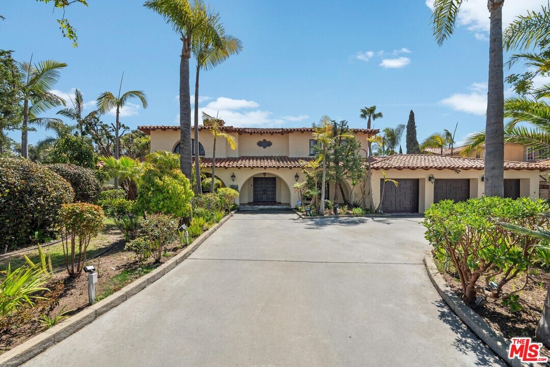 324 Marguerita Ave in Santa Monica, CA - Building Photo