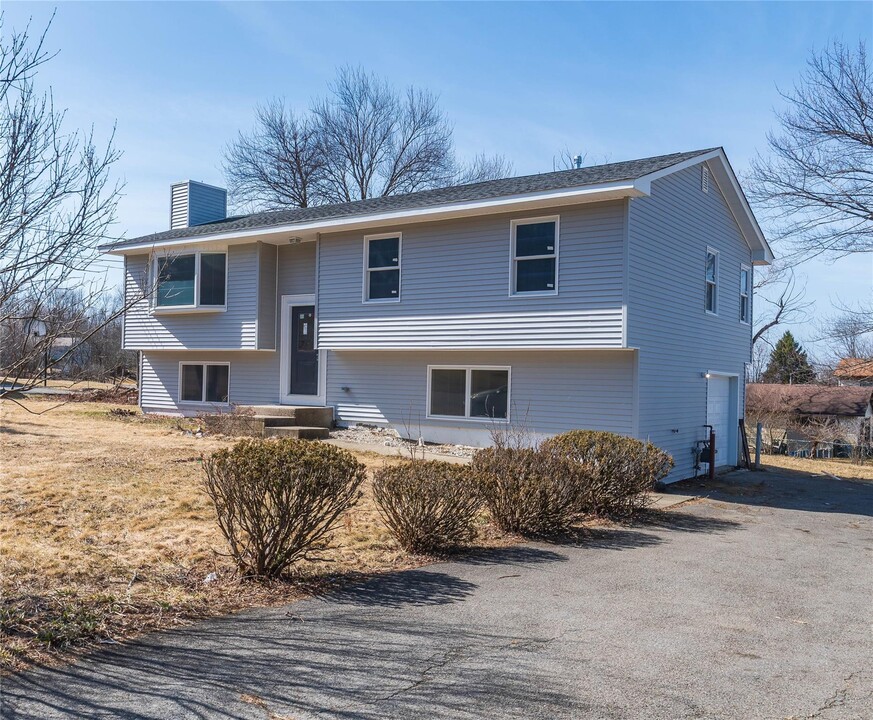 22 Scott Dr in Middletown, NY - Building Photo