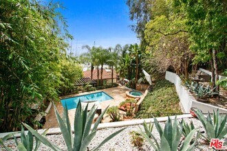 8343 W Sunset Blvd in Los Angeles, CA - Building Photo - Building Photo