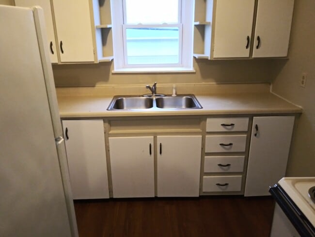 3289 S Main St, Unit #1