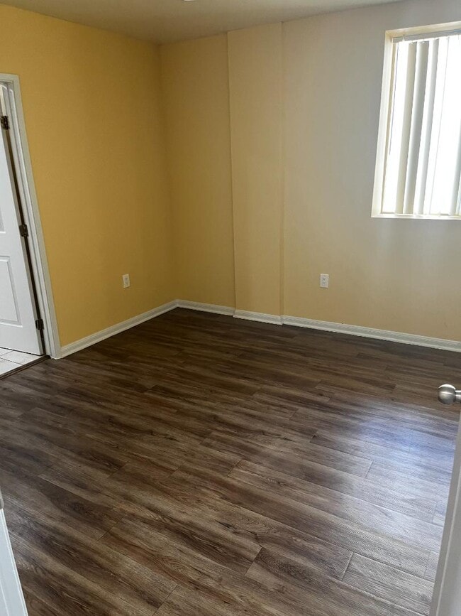 14537 Archwood St in Los Angeles, CA - Building Photo - Building Photo