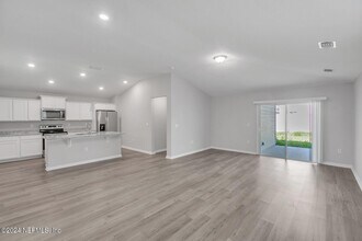 8138 Lumber Wy in Jacksonville, FL - Building Photo - Building Photo