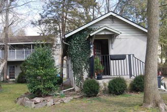 4 Stockton Sergeantsville Rd in Stockton, NJ - Foto de edificio - Building Photo