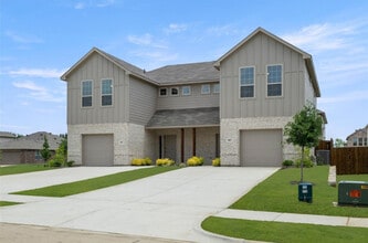 403 Saddle Ln in Denton, TX - Building Photo - Building Photo