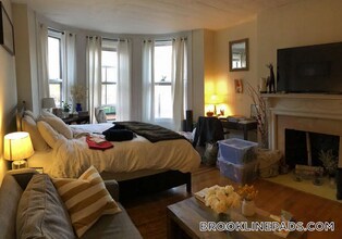 1063 Beacon St in Brookline, MA - Building Photo - Building Photo
