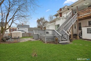 45 W North St in Stamford, CT - Building Photo