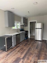 67 Foyer St, Unit 4 in Edison, NJ - Foto de edificio - Building Photo