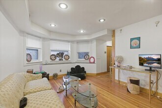 2711 N Lawndale Ave, Unit #G in Chicago, IL - Building Photo - Building Photo