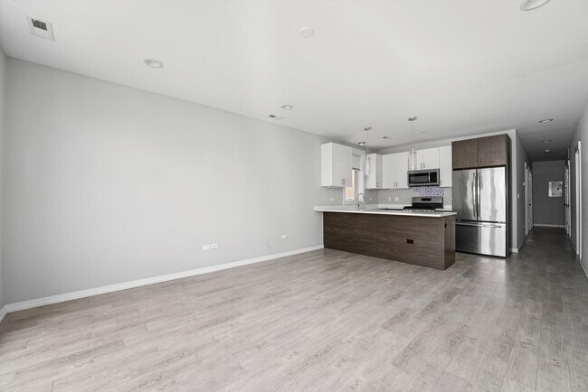 2533 W Congress Pkwy in Chicago, IL - Building Photo - Building Photo