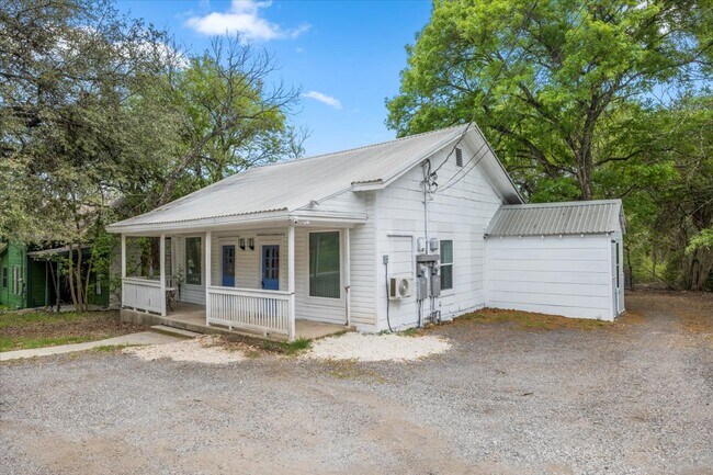 719 Smith Ave, Unit Olga in San Marcos, TX - Building Photo - Building Photo