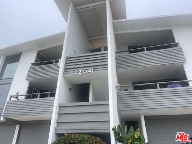 22041 Pacific Coast Hwy
