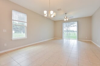 1026 Atlantic Ave in Fruitland Park, FL - Building Photo - Building Photo