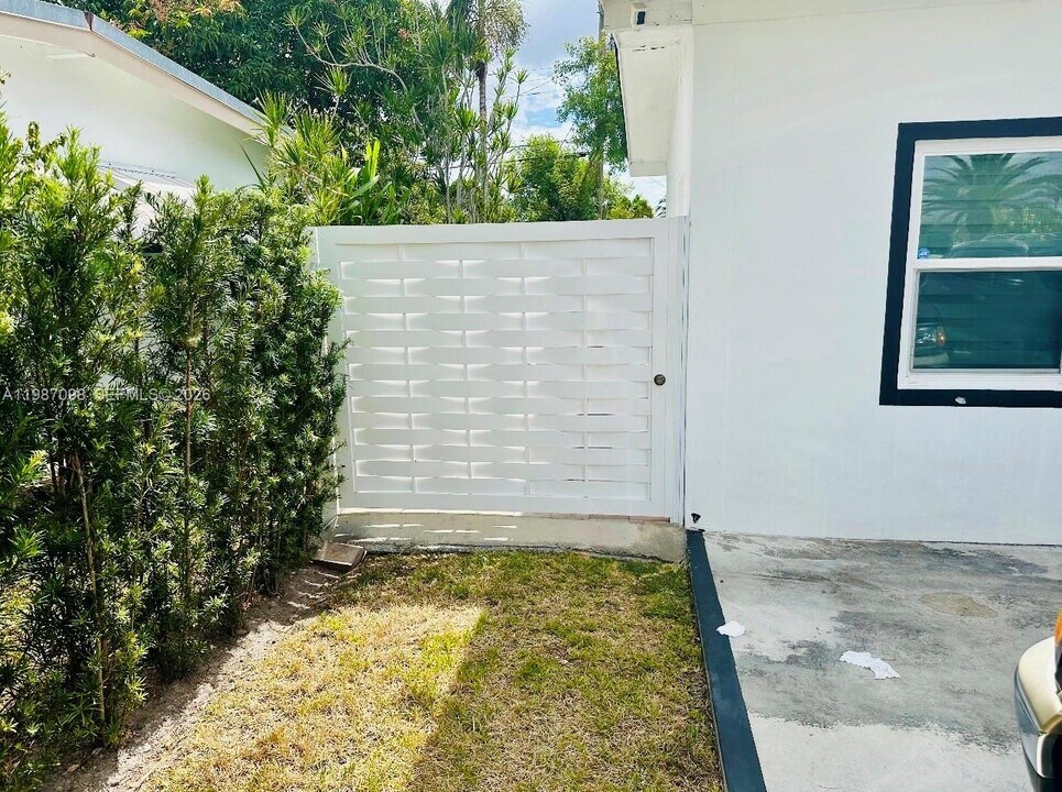 3251 SW 104th Ct in Miami, FL - Building Photo