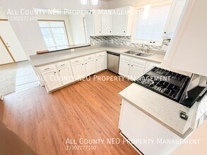 2637 E 110th St in Cleveland, OH - Building Photo - Building Photo