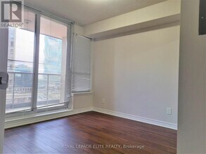 4090 Living Arts Dr in Mississauga, ON - Building Photo - Building Photo