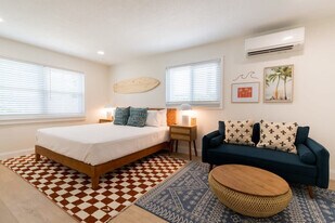 402 S Orlando Ave in Cocoa Beach, FL - Building Photo